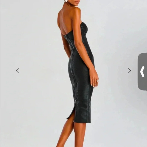 Retrofete CHARLIZE COATED KNIT DRESS
8134 - Picture 4 of 8